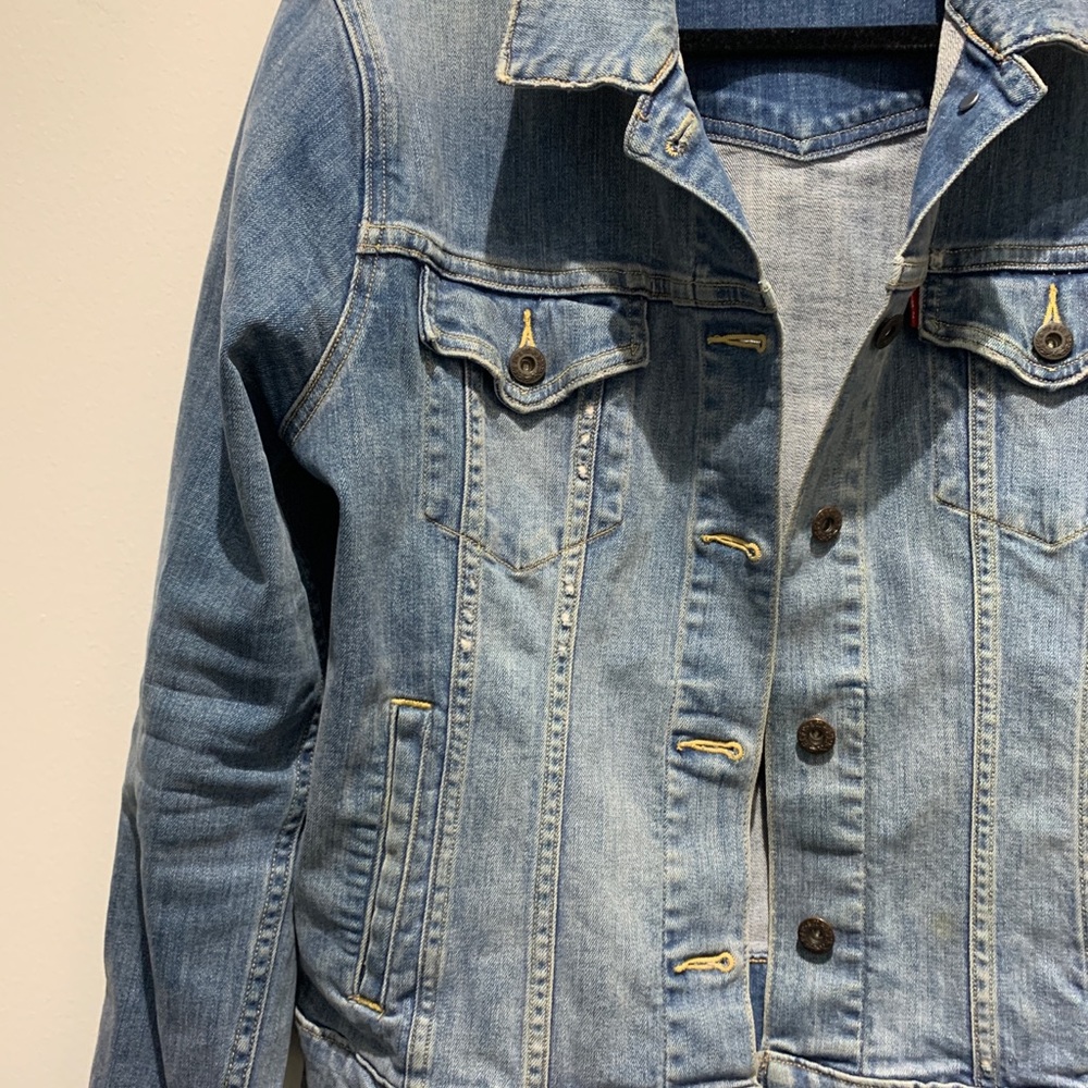 Levi’s denim Jacket - Picture 3 of 7